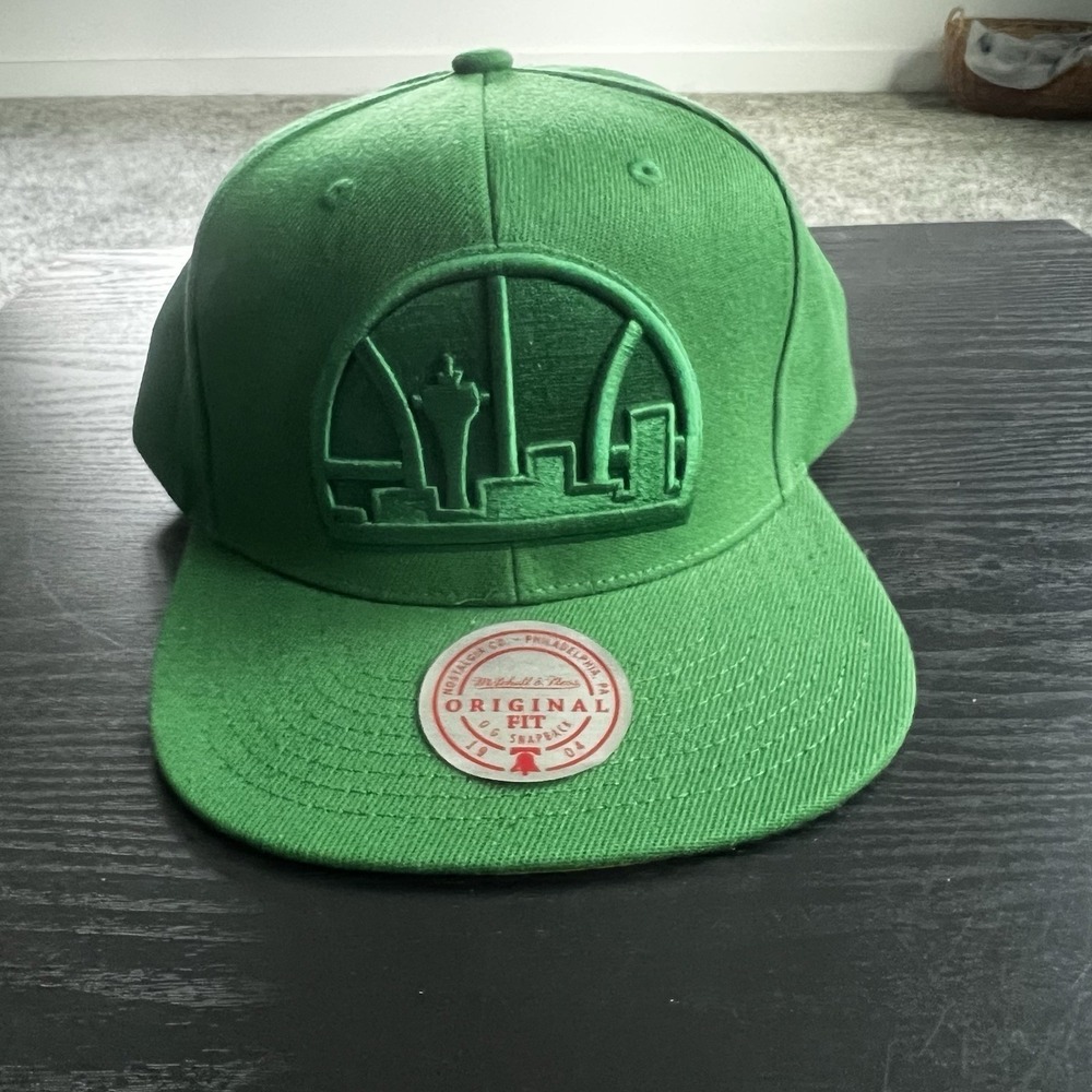 Mitchell & Ness Green NBA Seattle Supersonics Tonal Eclipse Snapback HWC - OSFA